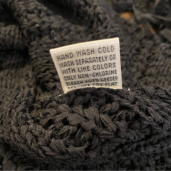 VTG Y2K Max Studio Black Open Knit Fringe V-neck Sweater Top Size Medium - Picture 9 of 9